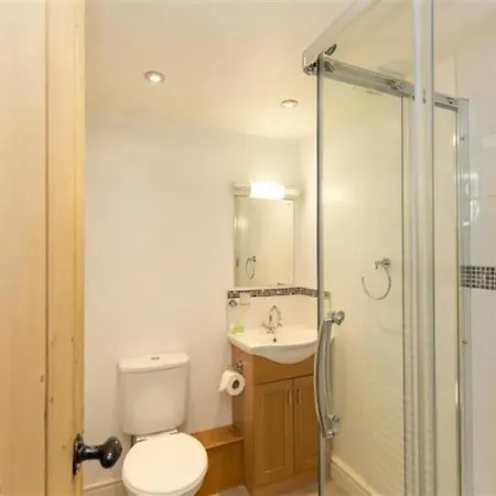 Victory - Victory Cottage, Cosy Village Retreat *