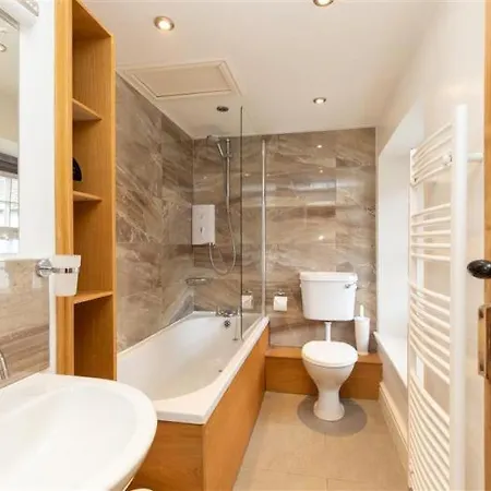 Victory - Victory Cottage, Cosy Village Retreat *