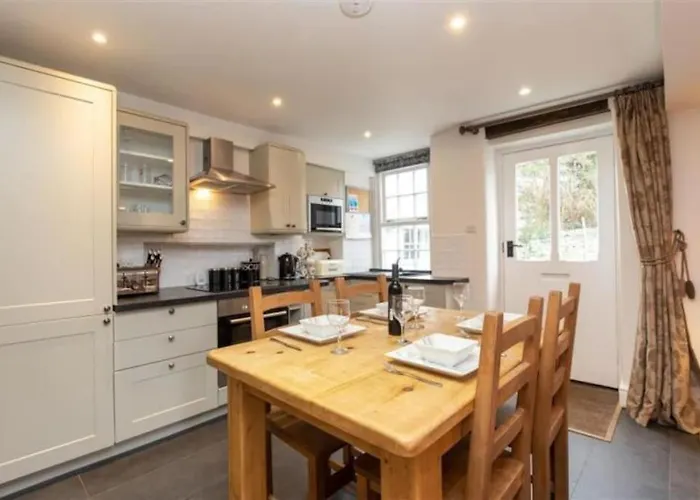 Holiday home Victory - Victory Cottage, Cosy Village Retreat