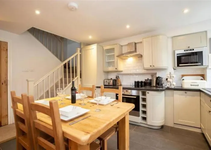 Victory - Victory Cottage, Cosy Village Retreat